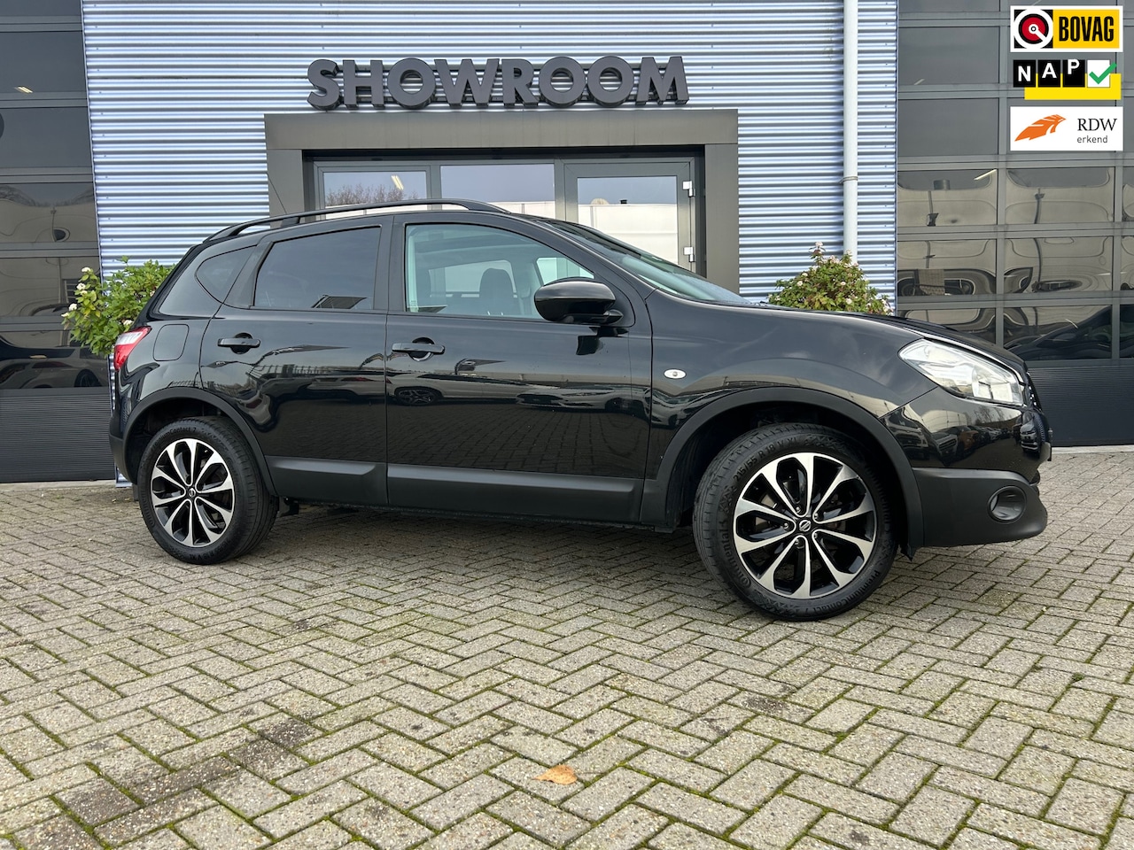 Nissan Qashqai - 1.6 360 Camera|1e eigenaar|Airco|Pano|Navi|18inch velgen|Trekhaak|Cruisecontrol - AutoWereld.nl