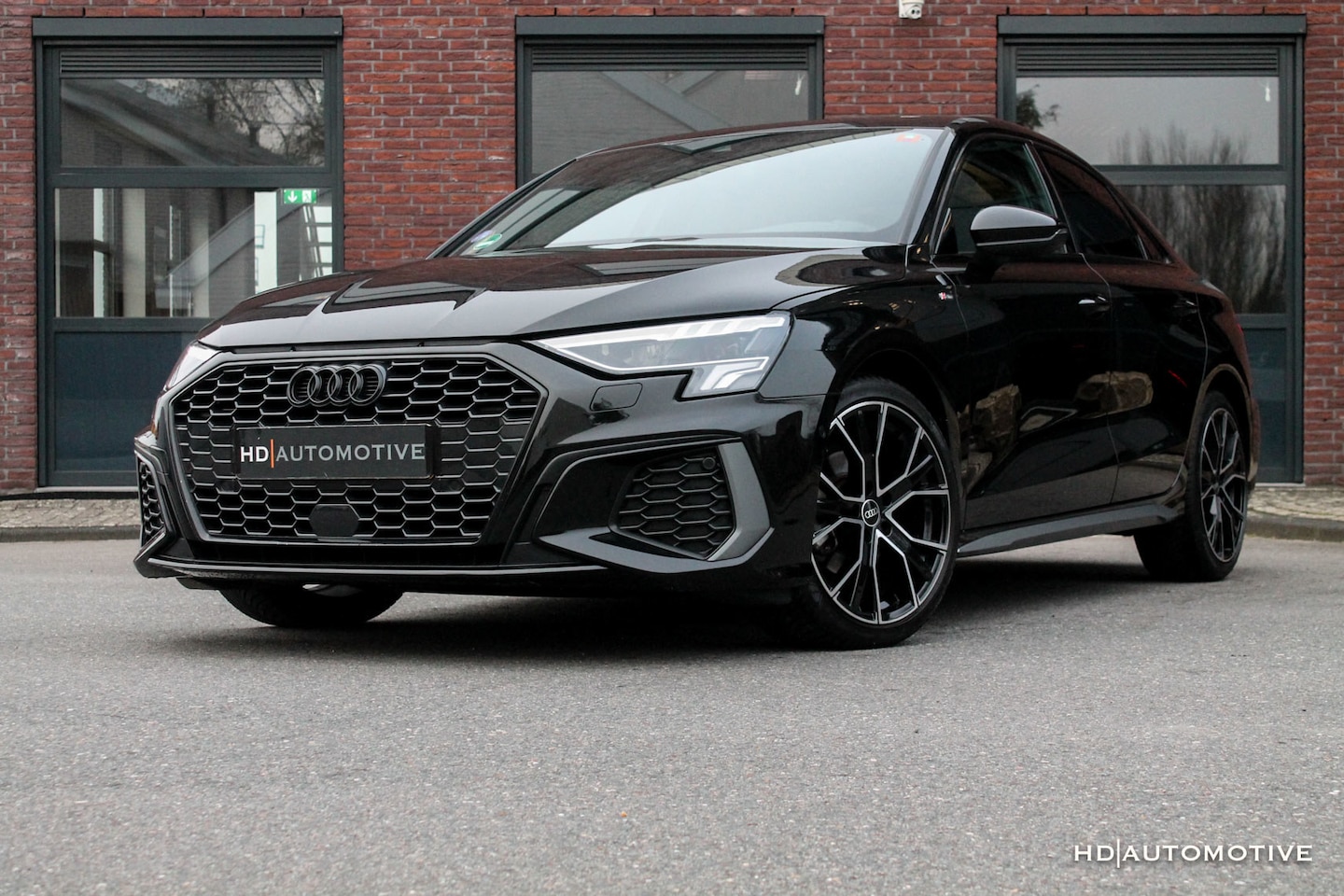 Audi A3 Limousine - 35 TFSI AUT 150PK 3xS-Line Edition NL AUTO! - AutoWereld.nl