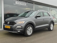 Volkswagen T-Roc - 1.5 TSI Style Business automaat , afneembare trekhaak , Apple-carplay