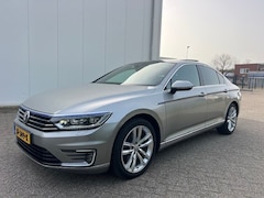 Volkswagen Passat - 1.4 TSI GTE Highline Sedan Panoramadak