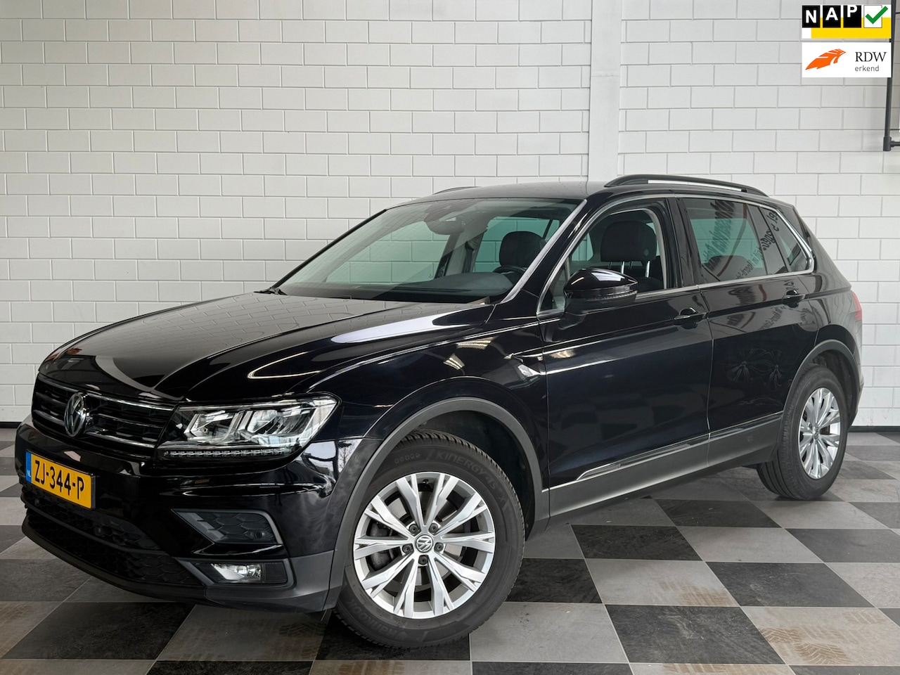 Volkswagen Tiguan - 1.5 TSI Comfortline | Executive-pakket | Trekhaak | - AutoWereld.nl