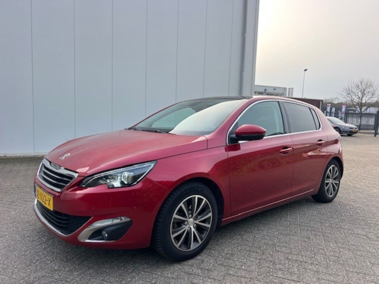 Peugeot 308 - 1.6 BlueHDi Allure Led Xenon Panoramadak - AutoWereld.nl