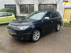 Mitsubishi Outlander - 2.0 PHEV Instyle+/ Camera/ Lederen bekleding