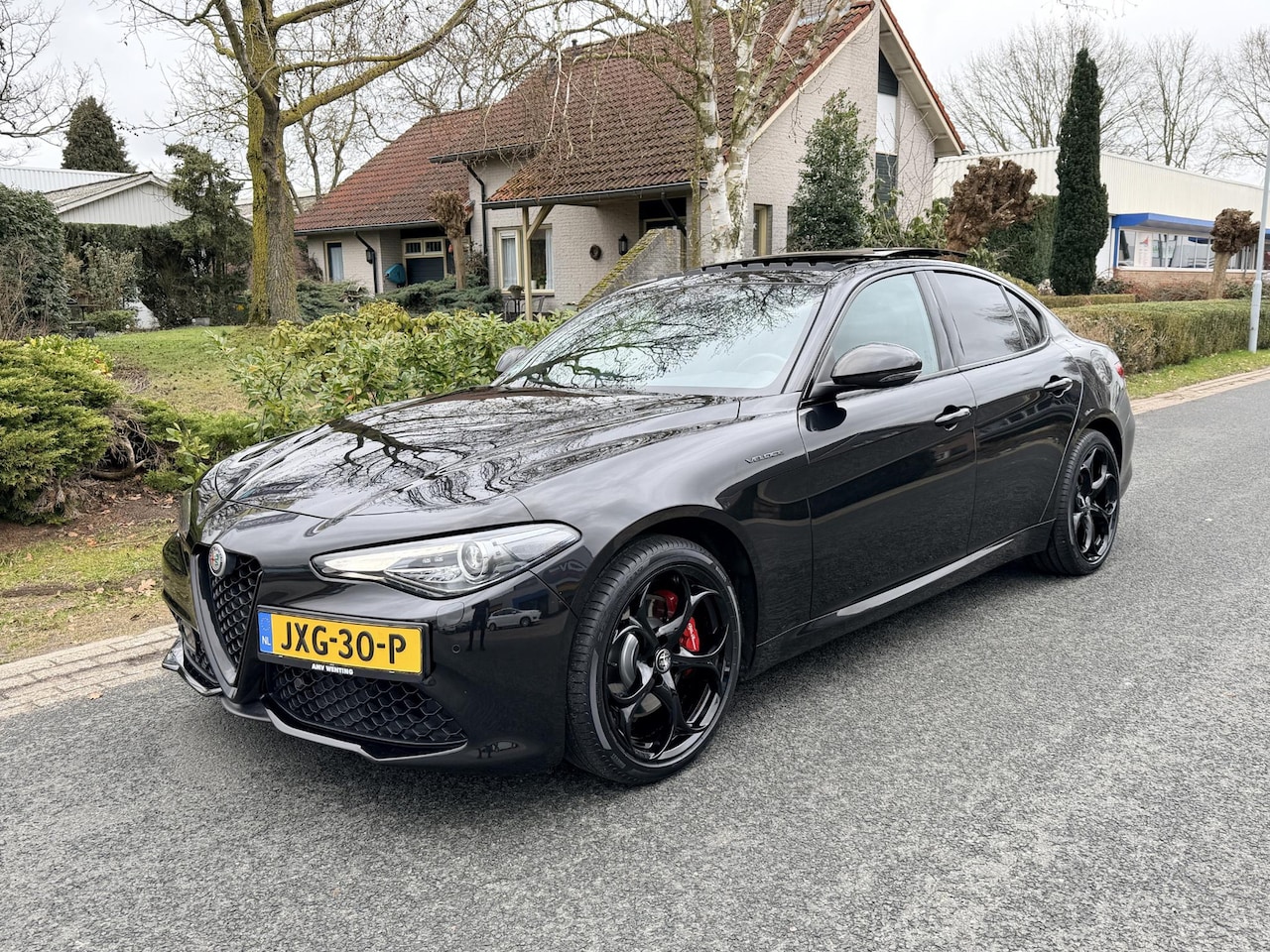 Alfa Romeo Giulia - 2.0T Veloce Q4 AWD 280PK Pano•Leder - AutoWereld.nl