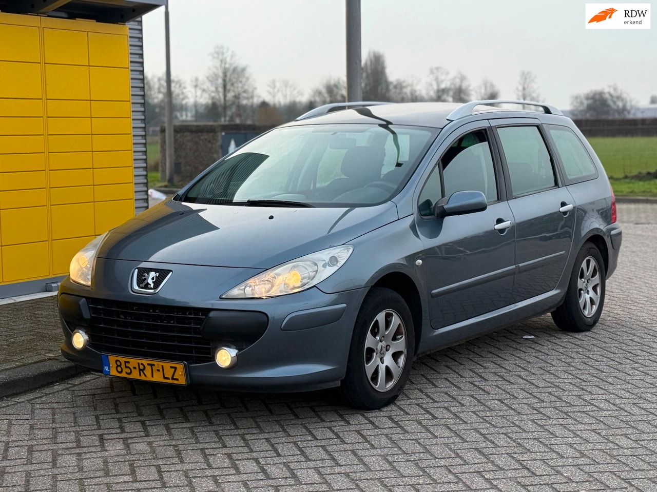 Peugeot 307 - 1.6 16V Pack Bj 2005 ECC Airco 6 Persoons Panoramadak - AutoWereld.nl
