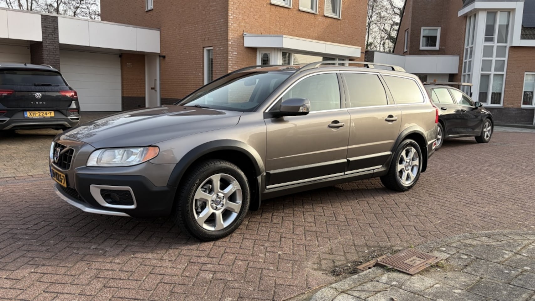Volvo XC70 - 2.4D Momentum Automaat - AutoWereld.nl