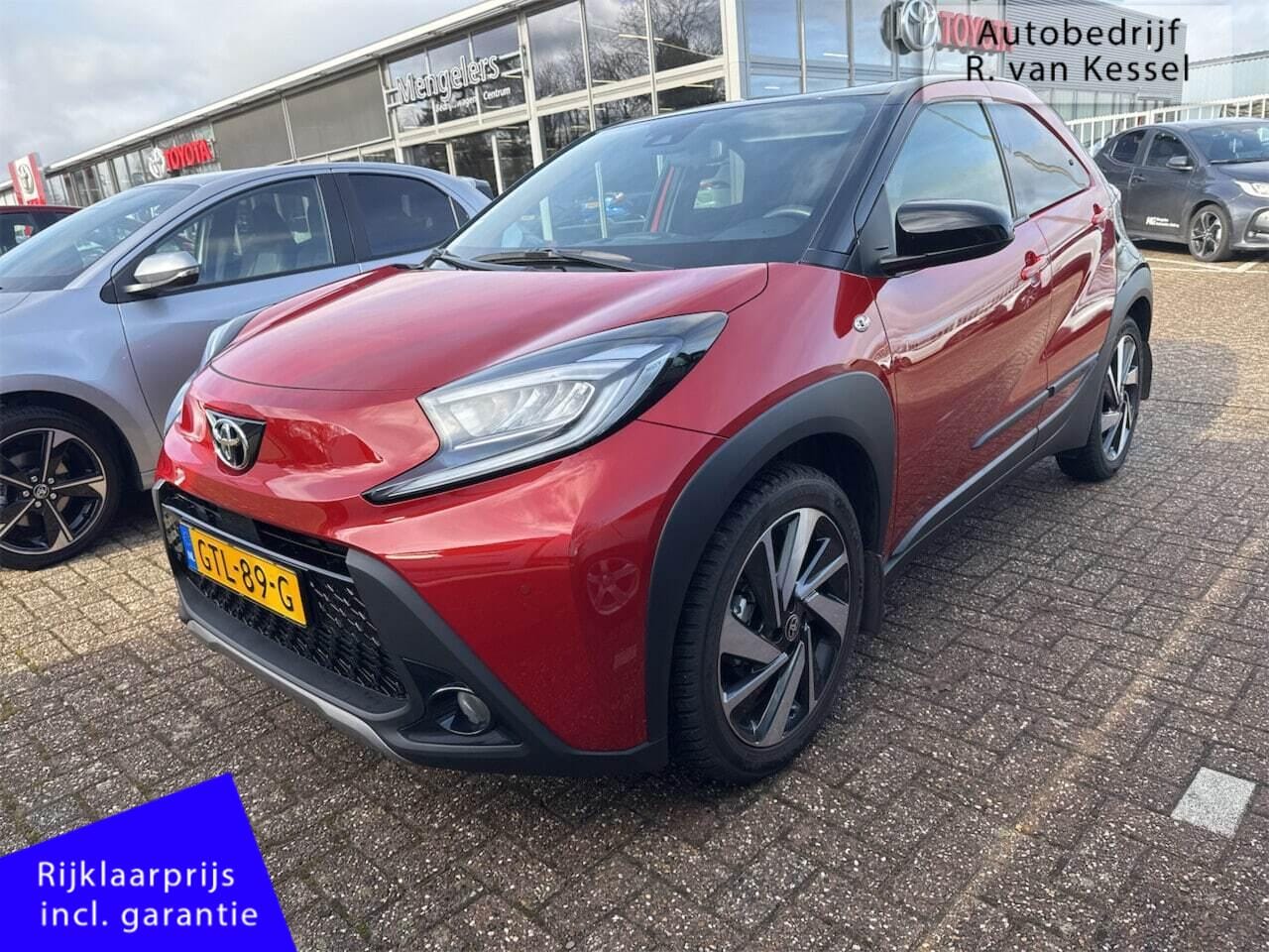 Toyota Aygo X - 1.0 VVT-i MT Envy I Luxe uitvoering! I Trekhaak I PDC I NL-auto - AutoWereld.nl