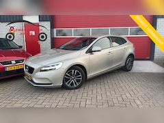 Volvo V40 - 2.0 T2 Nordic+ STANDKACHEL / STOELVERW / FULL LED / NAVI / CLIMA / PDC / BLUETOOTH / CRUIS