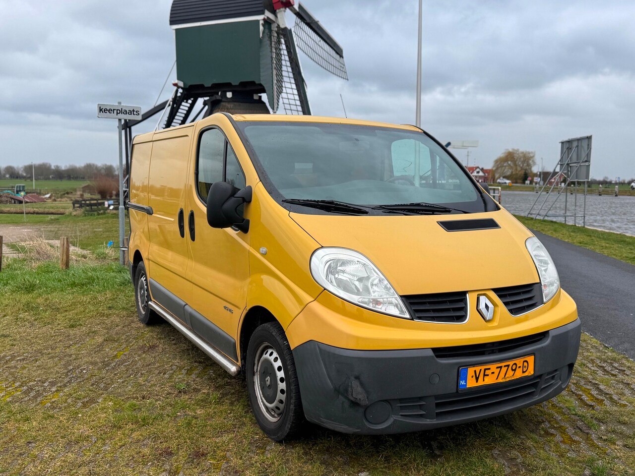 Renault Trafic - 2.0 dCi T27 L1H1 *2x schuifdeur* Airco* NAP* boekjes* 2x sleutels - AutoWereld.nl