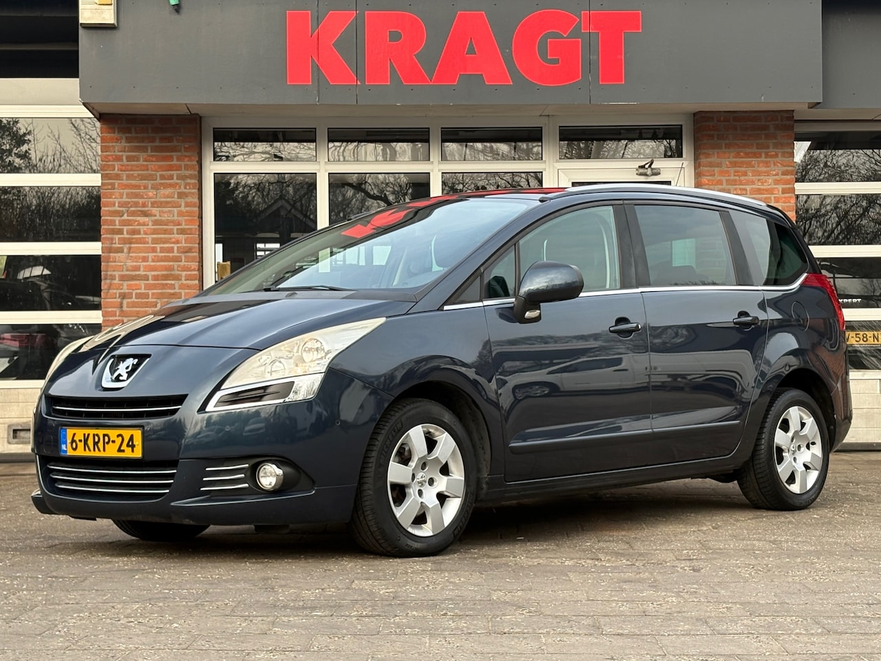 Peugeot 5008 - Style 1.6T 156 pk 7 persoons - Navi - climate - cruise - AutoWereld.nl