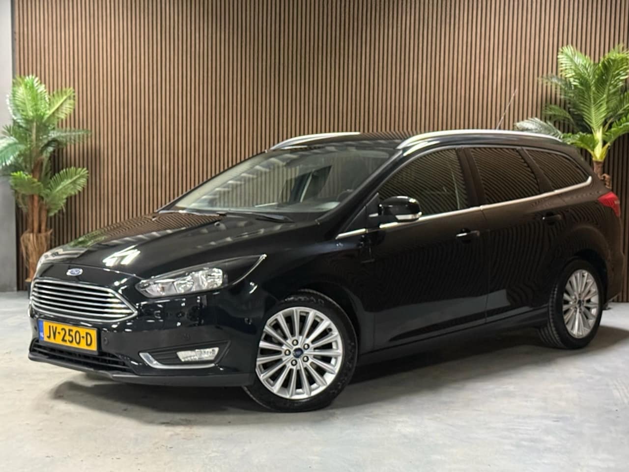 Ford Focus Wagon - 1.5 Titanium 1.5 Titanium - AutoWereld.nl