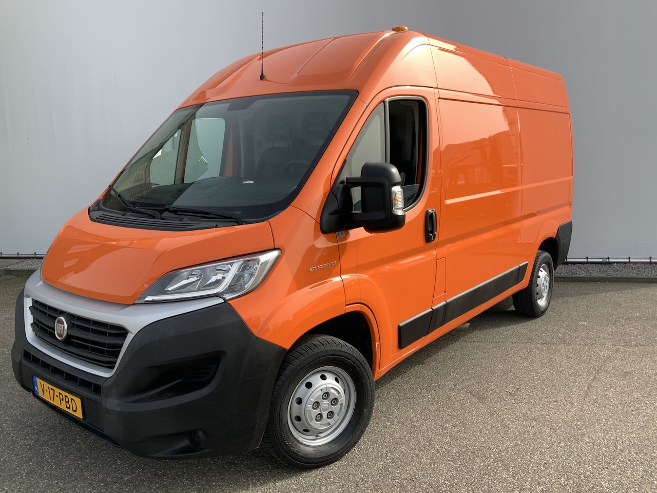 Fiat Ducato - 33 2.3 MultiJet L2H2 Airco 3 Ztis Trekhaak 2500 kg Euro 6 - AutoWereld.nl