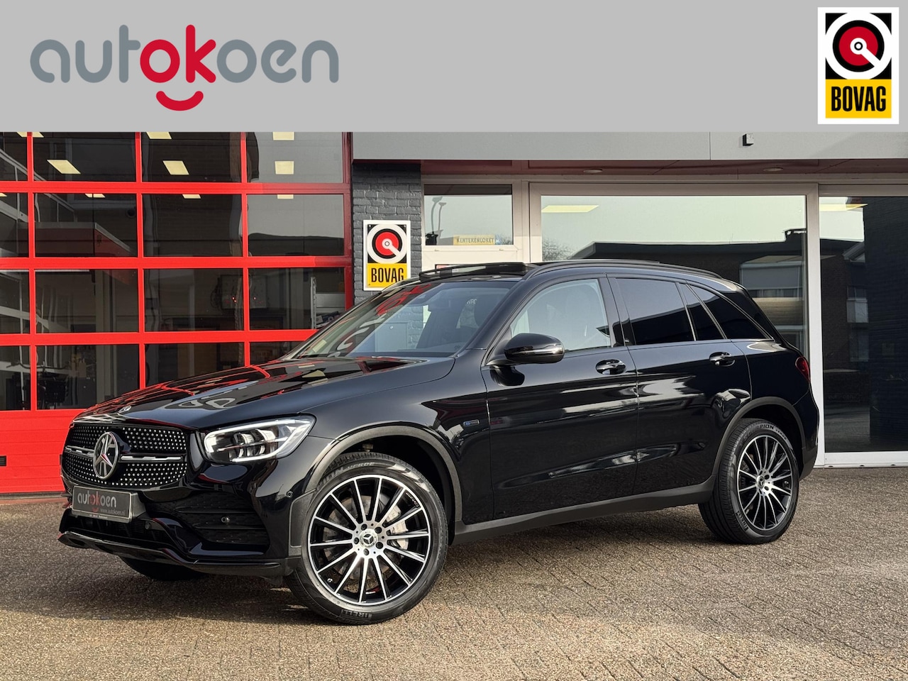 Mercedes-Benz GLC-klasse - 300e 4MATIC Business Solution AMG *PANO/TREKHAAK/BTW* - AutoWereld.nl