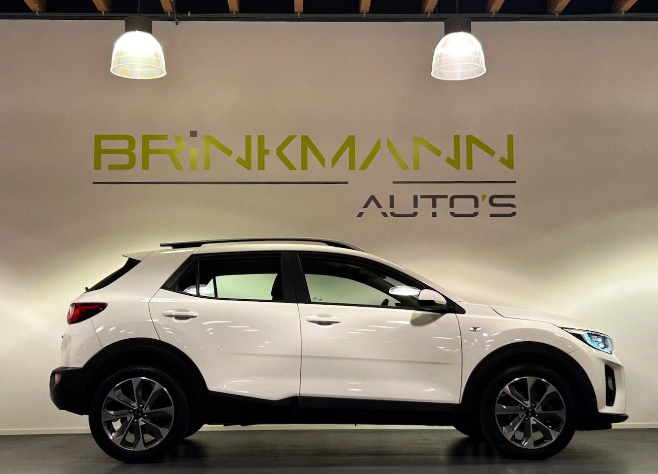 Kia Stonic - 1.0 T-GDi DynamicLine - Nav. Camera - 17"- PDC. - AutoWereld.nl