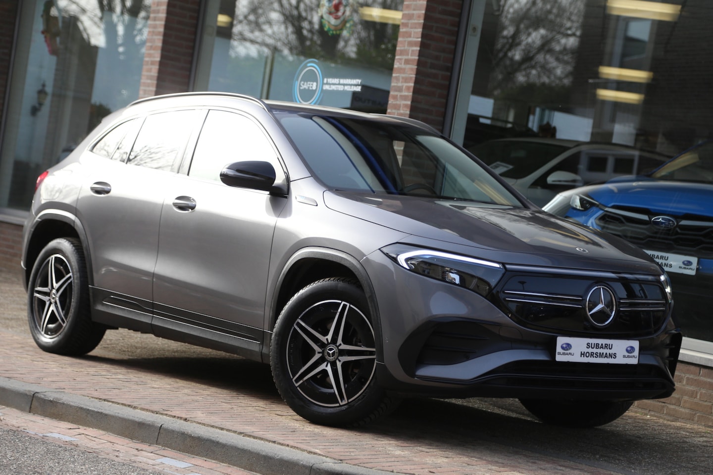 Mercedes-Benz EQA - 250 Business Solution AMG 67 kWh Widescreen Navi Camera LED - AutoWereld.nl