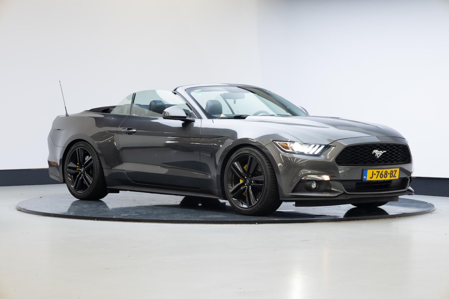 Ford Mustang Convertible - 2.3 EcoBoost 2.3 EcoBoost - AutoWereld.nl