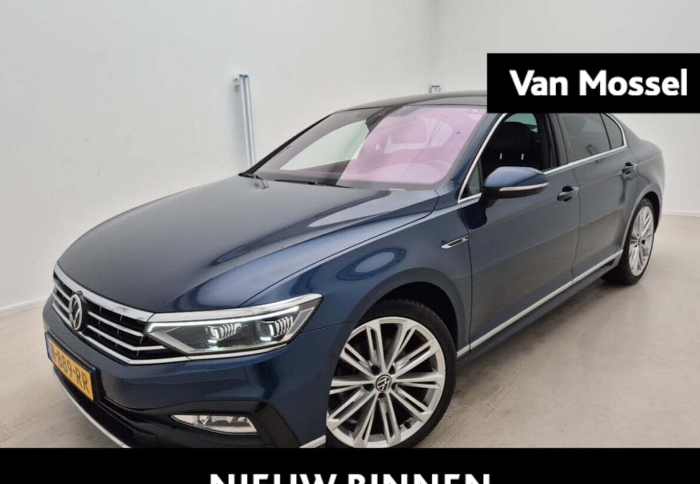 Volkswagen Passat - 1.5 TSI R-Line | 150 PK | Automaat | Leder | Trekhaak | Digital Cockpit PRO | Navigatie PR - AutoWereld.nl