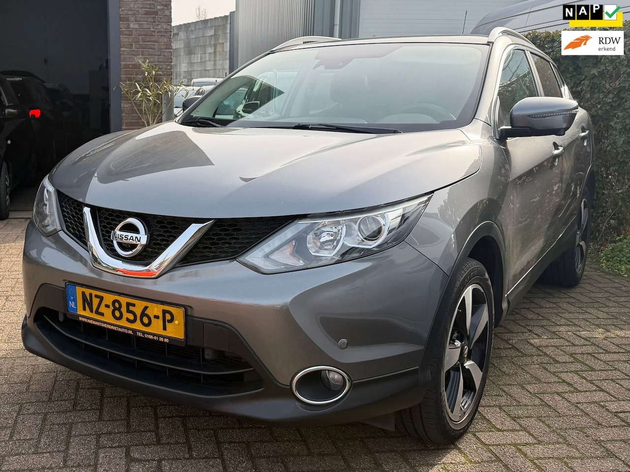 Nissan Qashqai - 1.2 N-Connecta |PANO|CAMERA 30| NAVI| - AutoWereld.nl