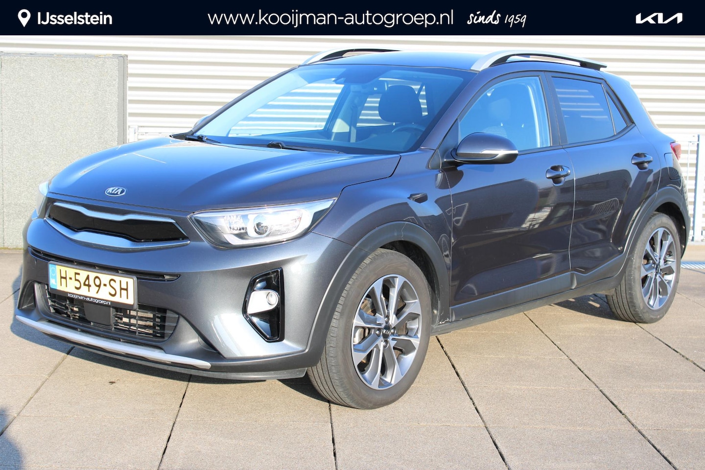 Kia Stonic - 1.0 T-GDi DynamicPlusLine METALIC, DAKRAILING, ACHTERUITRIJCAMERA, NAVIGATIE - AutoWereld.nl