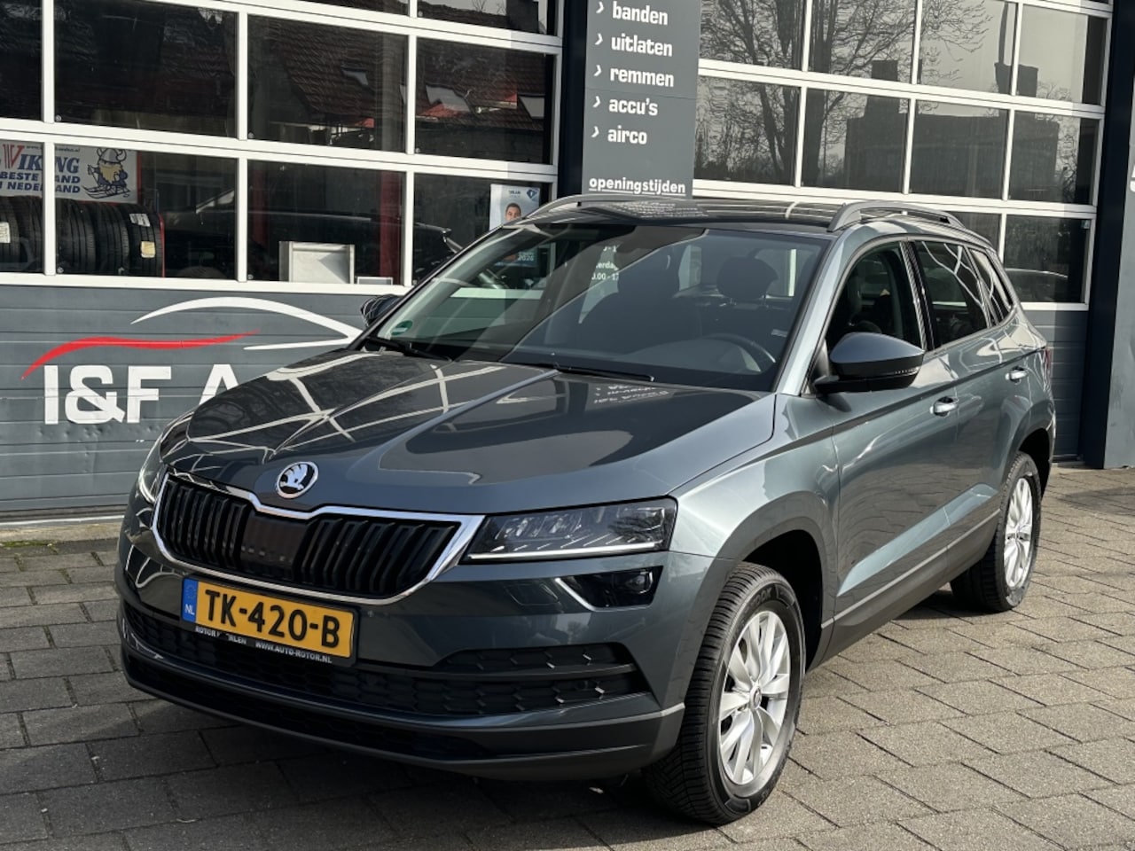 Skoda Karoq - 1.0 TSI Amb. Bus. Navi Led St verwarming - AutoWereld.nl
