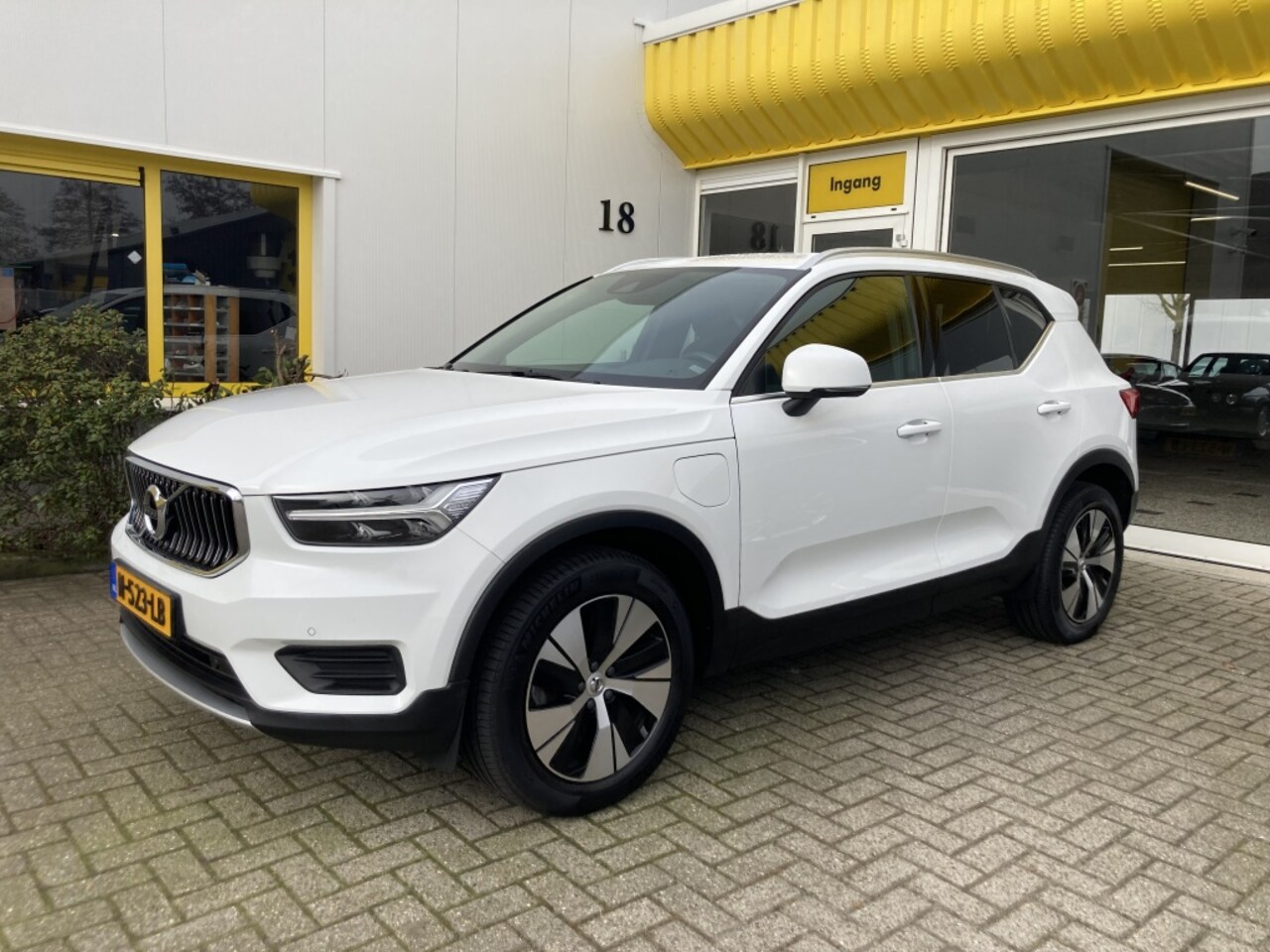 VOLVO XC40