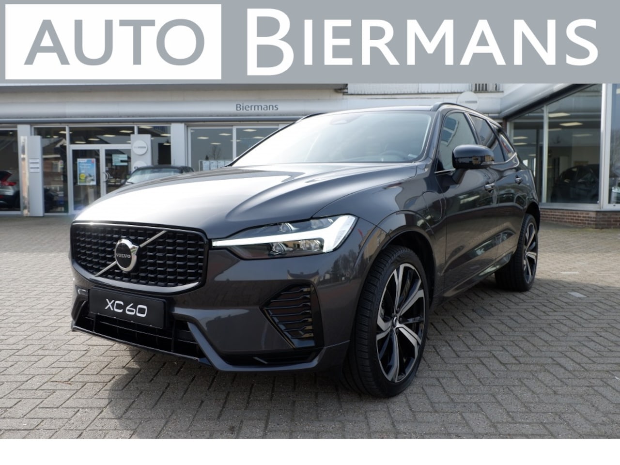 Volvo XC60 - 2.0 T8 Plus Dark / INCL. 12 mnd BOVAG / Full Option / Luchtverin - AutoWereld.nl
