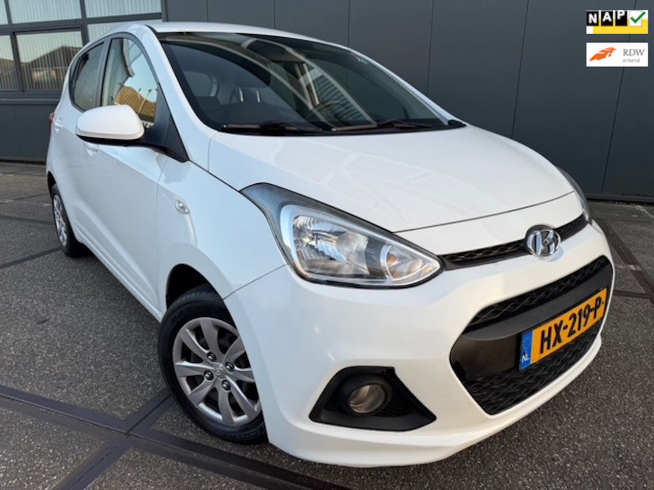 Hyundai i10 - 1.0i i-Motion Comfort | NAP | Cruise | Apk | - AutoWereld.nl