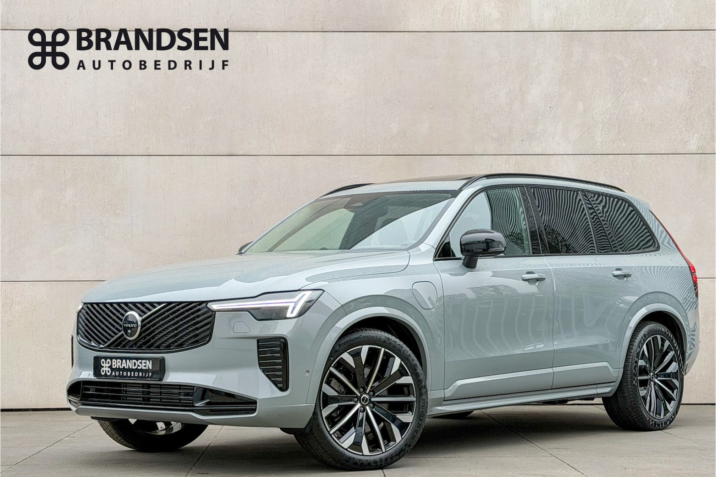 Volvo XC90 - 2.0 T8 Plug-in hybrid AWD Ultra Dark Luchtvering-Head up-B&W-Pano-21"-Keyless-ACC-360 - AutoWereld.nl