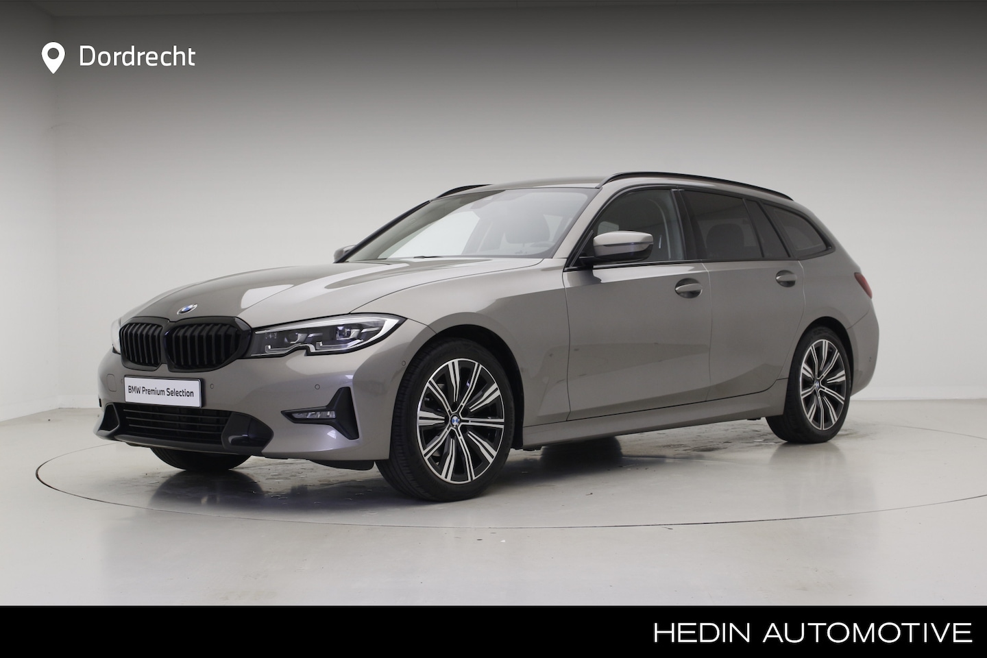 BMW 3-serie Touring - 318i Sportline | Camera | Stoelverwarming | Hifi | Trekhaak | - AutoWereld.nl