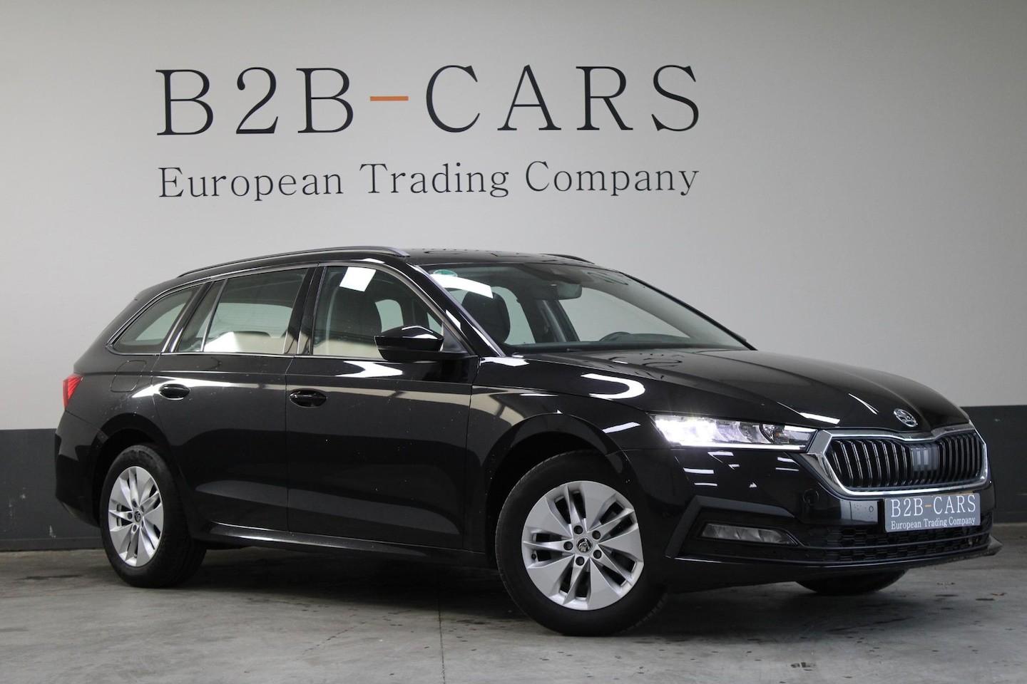 Skoda Octavia Combi - 1.0 e-TSI Business Edition LED - Stoelverwarming - AutoWereld.nl