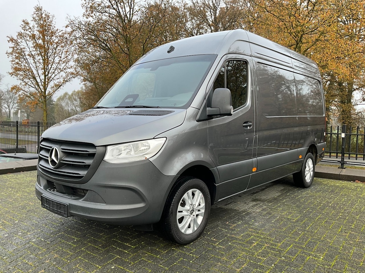 Mercedes-Benz Sprinter - 317 L2H2 Automaat | PRO | Cruise | Camera | Stroelverw. | MBUX | BPM Vrij! - AutoWereld.nl