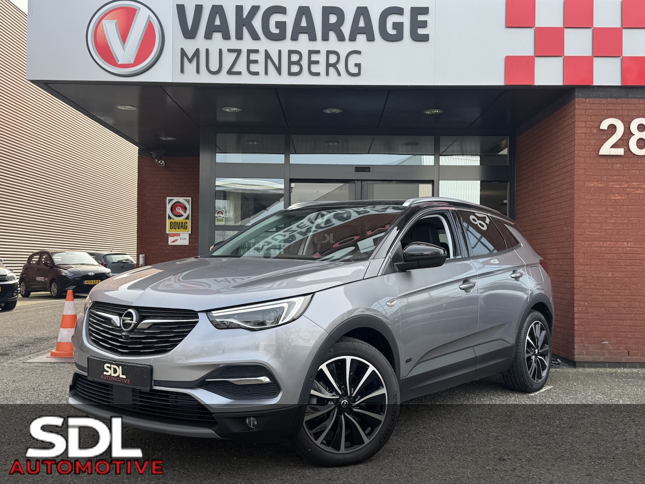 Opel Grandland X - 1.6 Turbo Hybrid Ultimate // FULL OPTIONS!! // NAVI // 360° CAMERA // TREKHAAK // STOEL VE - AutoWereld.nl