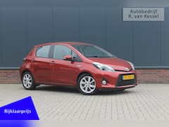 Toyota Yaris - 1.5 Full Hybrid Dynamic I Allseason banden I Trekhaak I NL-auto