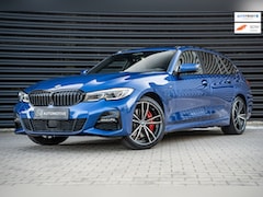 BMW 3-serie Touring - 330i xDrive M Sport / PANORAMADAK / HUD / 360 CAMERA / ALCANTARA