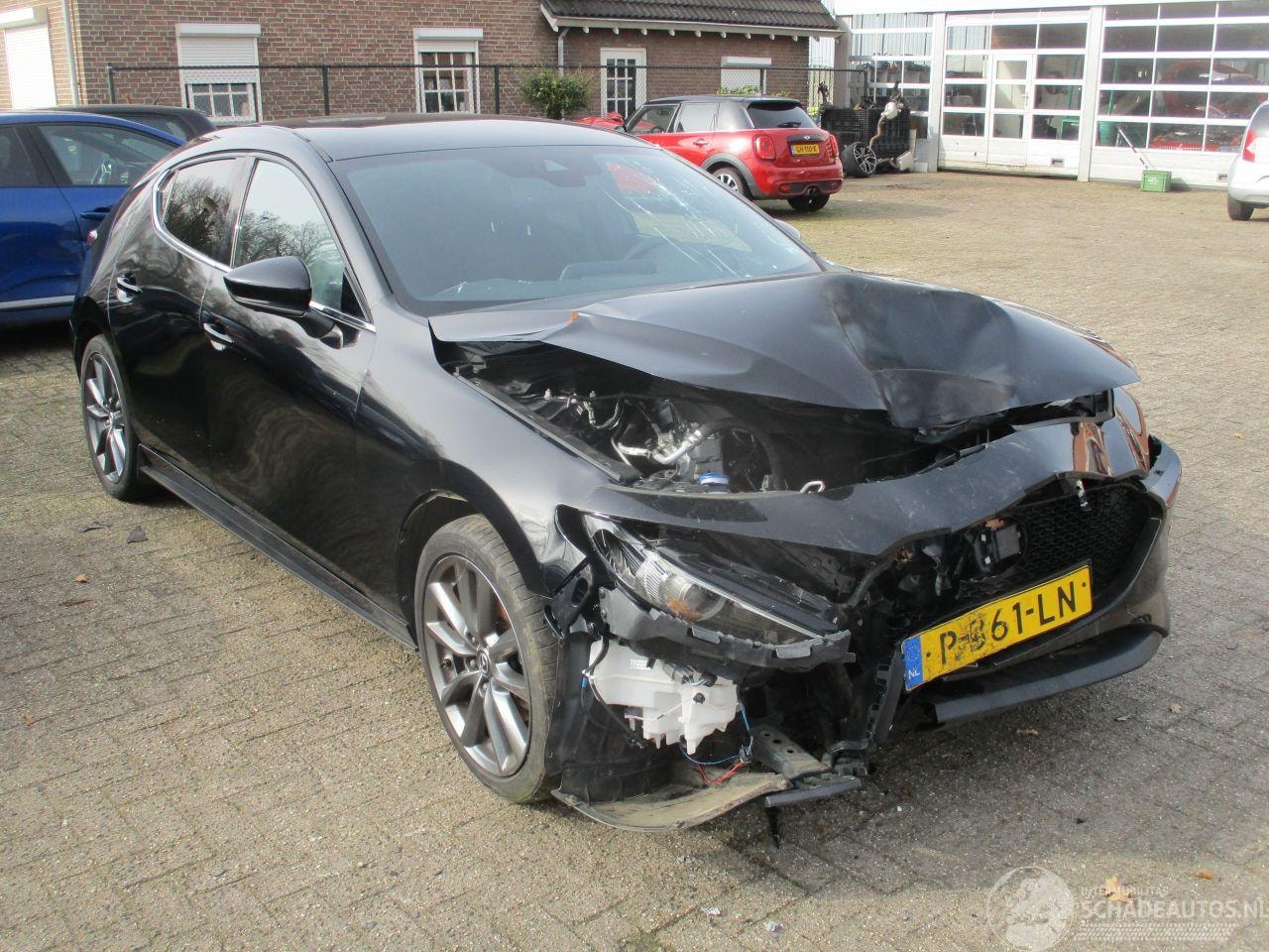 Mazda 3 - 2.0 SA-G Comf. Bose - AutoWereld.nl