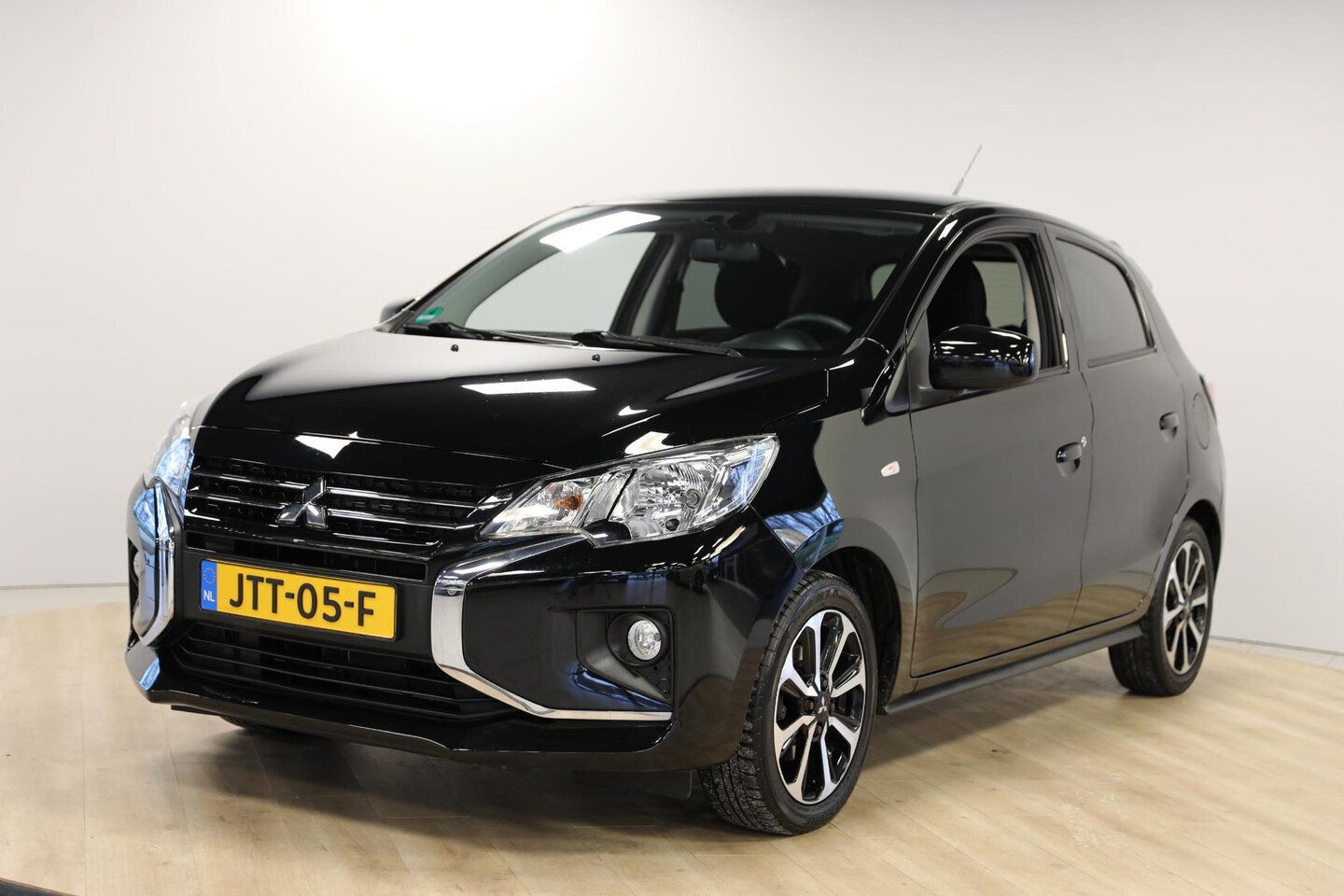 Mitsubishi Space Star - 1.2 Instyle | Camera | Cruise | Stoelverwarming - AutoWereld.nl