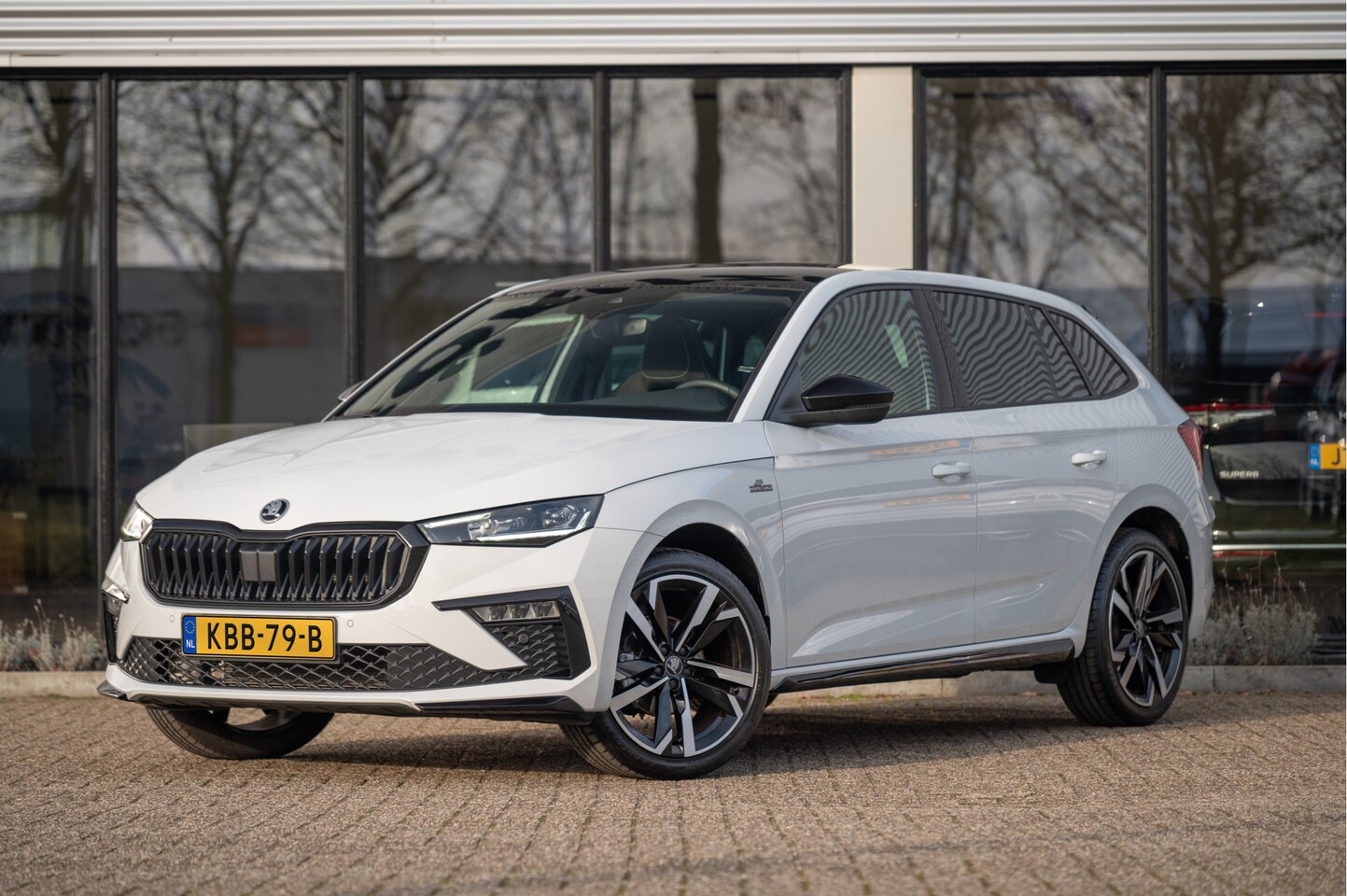 Skoda Scala - 1.0 TSI Monte Carlo | Pano | Stoel- Stuurverw. | Matrix LED | 18" | Camera - AutoWereld.nl