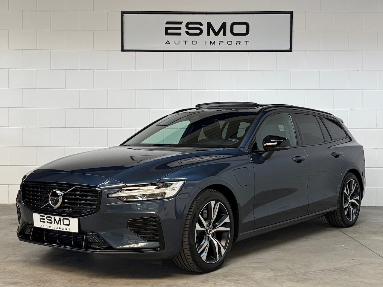 Volvo V60 - 2.0 T6 Recharge AWD R-Design Panoramadak HUD Trekhaak ACC - AutoWereld.nl