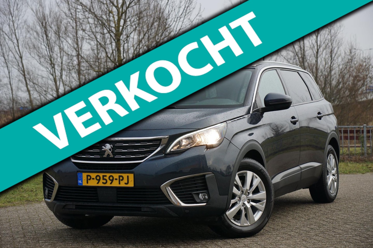 Peugeot 5008 - 1.2 PureTech 130pk Automaat Premium - Blue Bourasque - Carplay/Nav/Camera/Trekhaak - AutoWereld.nl