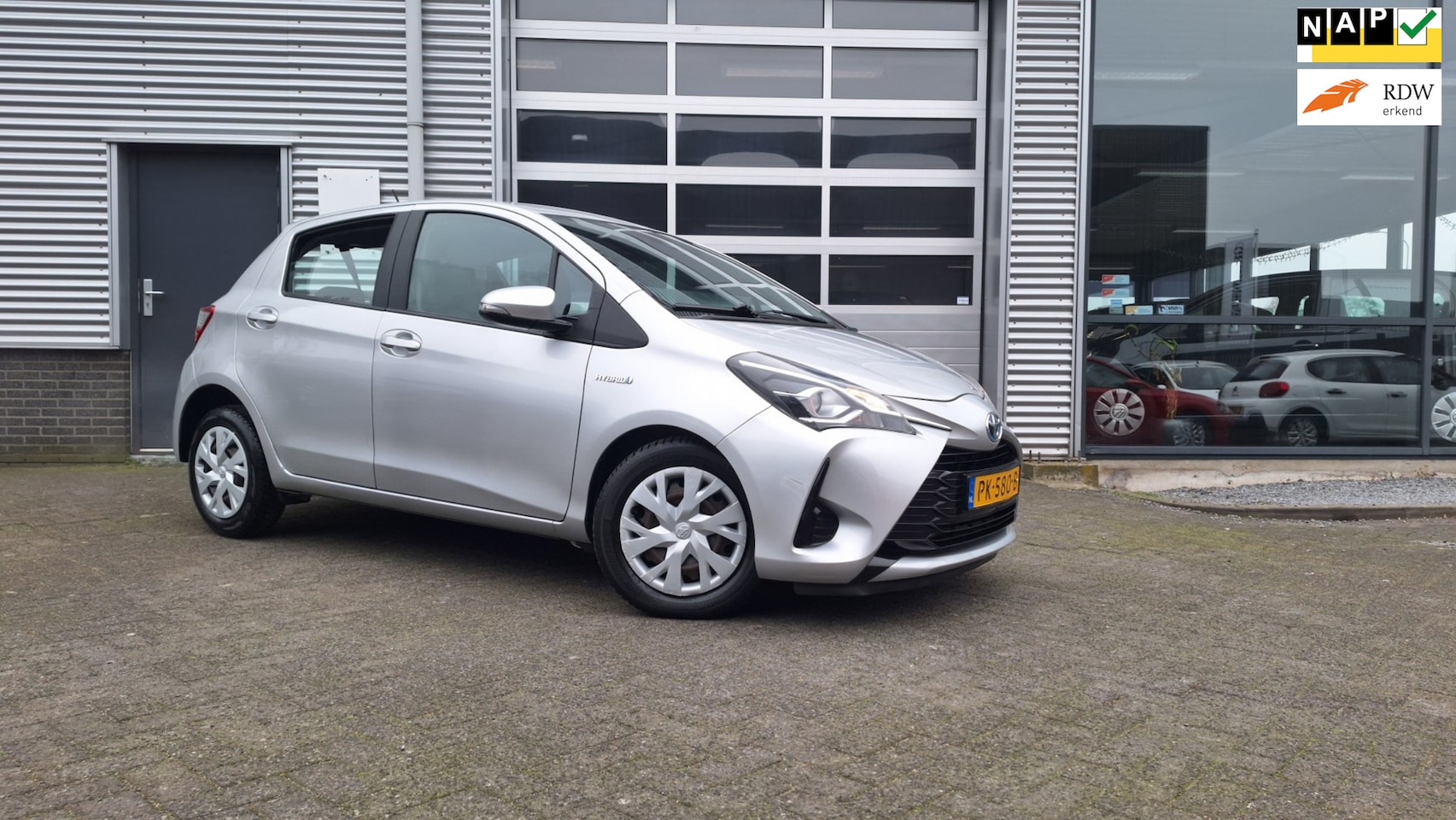 Toyota Yaris - 1.5 Hybrid Aspiration/Navigatie/Cruise/Camera/ - AutoWereld.nl