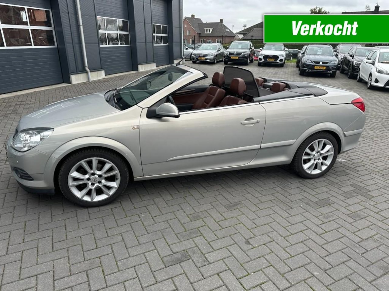 Opel Astra Cabriolet - Cabriolet 1.8 Cosmo Navigatie Leder stoelverw. - AutoWereld.nl