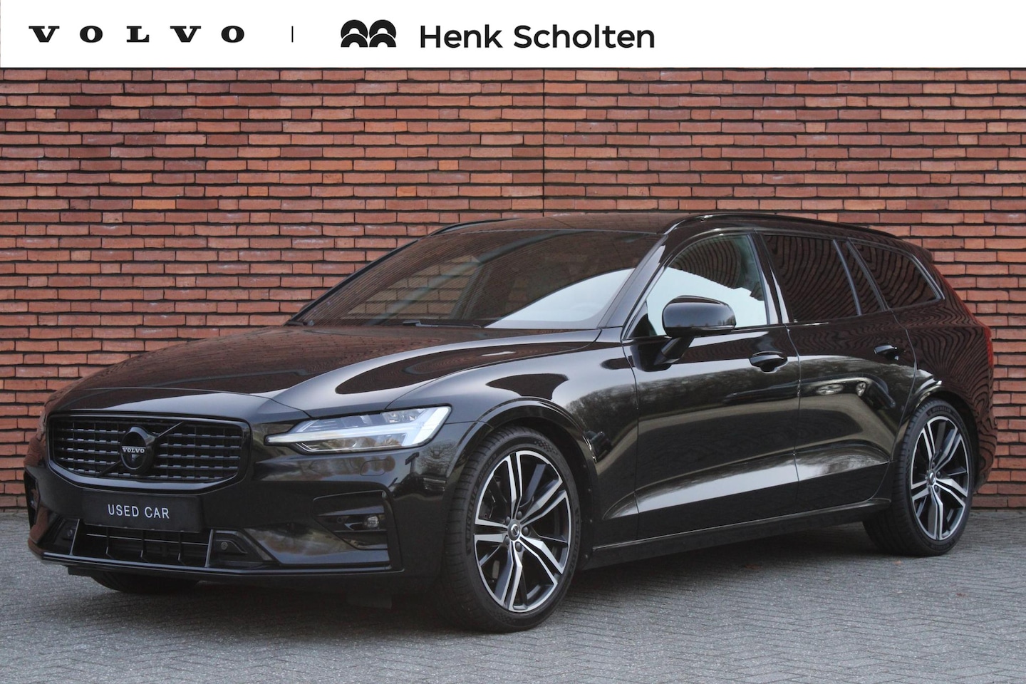 Volvo V60 - B3 R-Design | Sportstoelen | Harman Kardon | Adaptieve Bochtverlichting | 19'' Lichtmetale - AutoWereld.nl