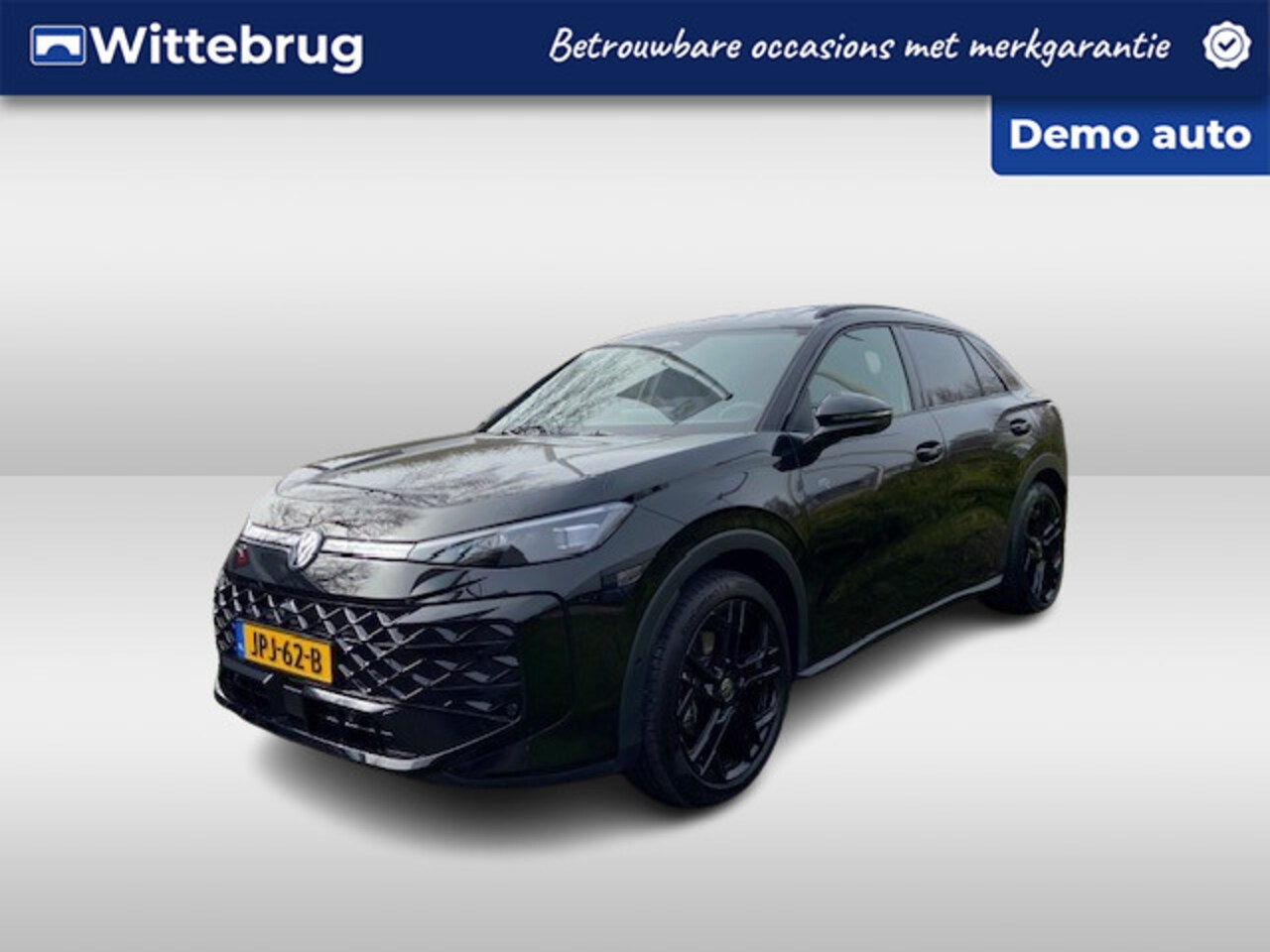 Volkswagen T-Roc - 1.5 eTsi R-Line First Edition / Carplay / Navi / IQ Light / 19" LM velgen / R-Line / Camer - AutoWereld.nl