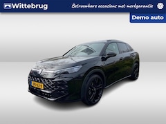 Volkswagen T-Roc - 1.5 eTsi R-Line First Edition / Carplay / Navi / IQ Light / 19" LM velgen / R-Line / Camer