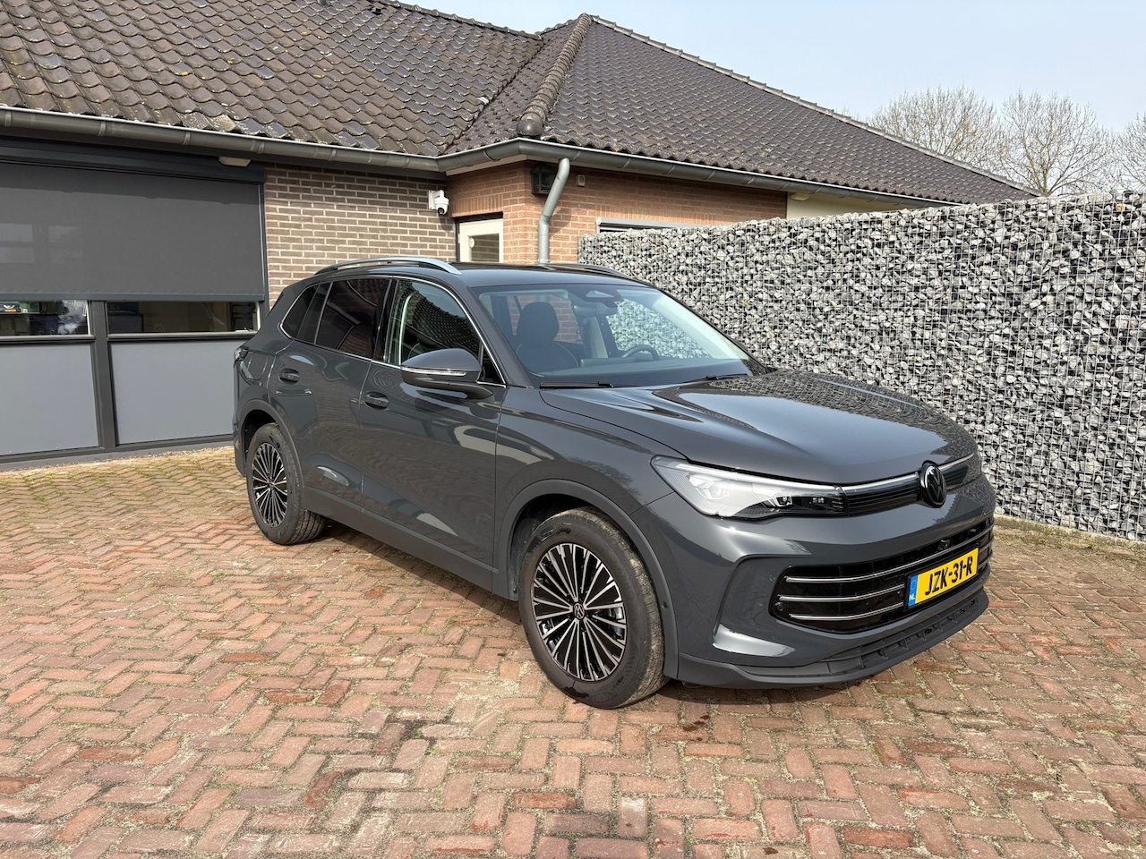Volkswagen Tiguan - 1.5 eTSI Elegance Electrische achterklep rondom zicht camara - AutoWereld.nl