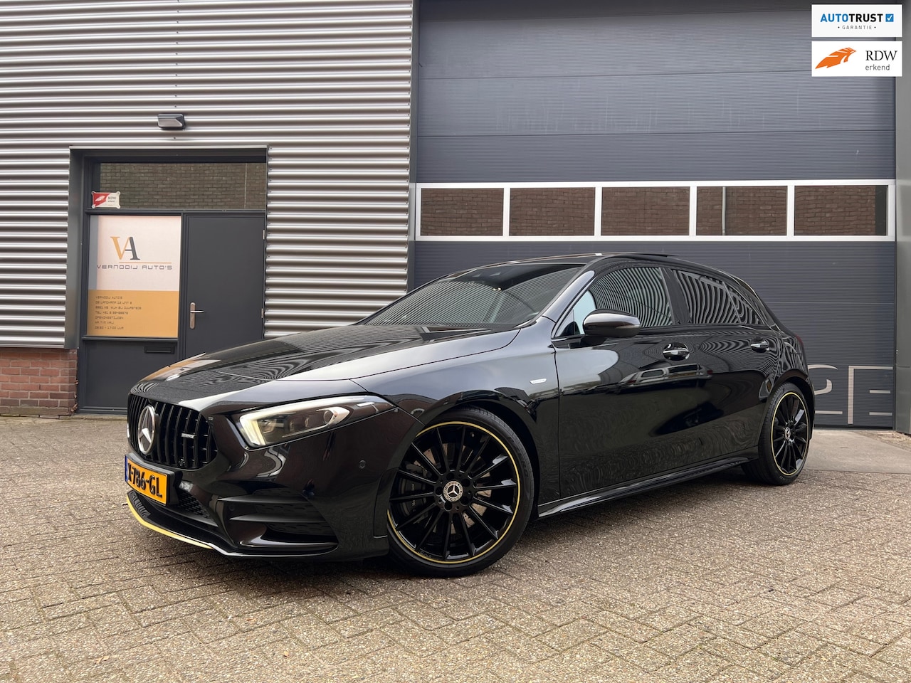 Mercedes-Benz A-klasse - 250 Premium Plus Night Edition Automaat/Vol opties/Burmester/Panorama - AutoWereld.nl
