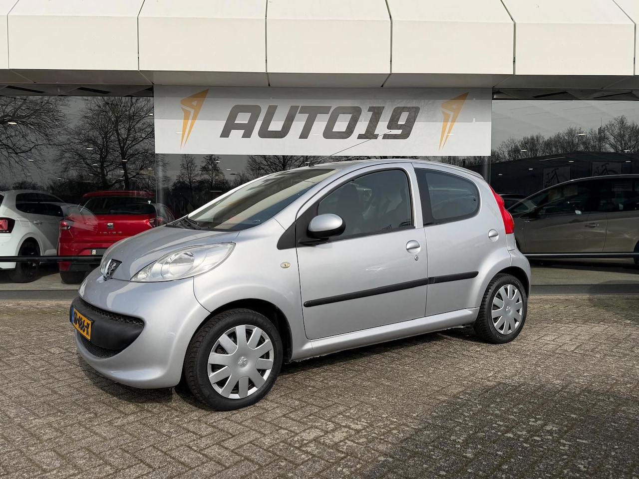 Peugeot 107 - 1.0-12V XR 1.0-12V XR - AutoWereld.nl