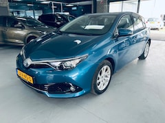 Toyota Auris - 1.8 Hybrid Aspiration Gestolen auto – beloning €1000