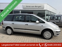 Volkswagen Sharan - 2.0 Trendline, 7 persoons, climatronic, cruisecontrol, trekhaak, isofix