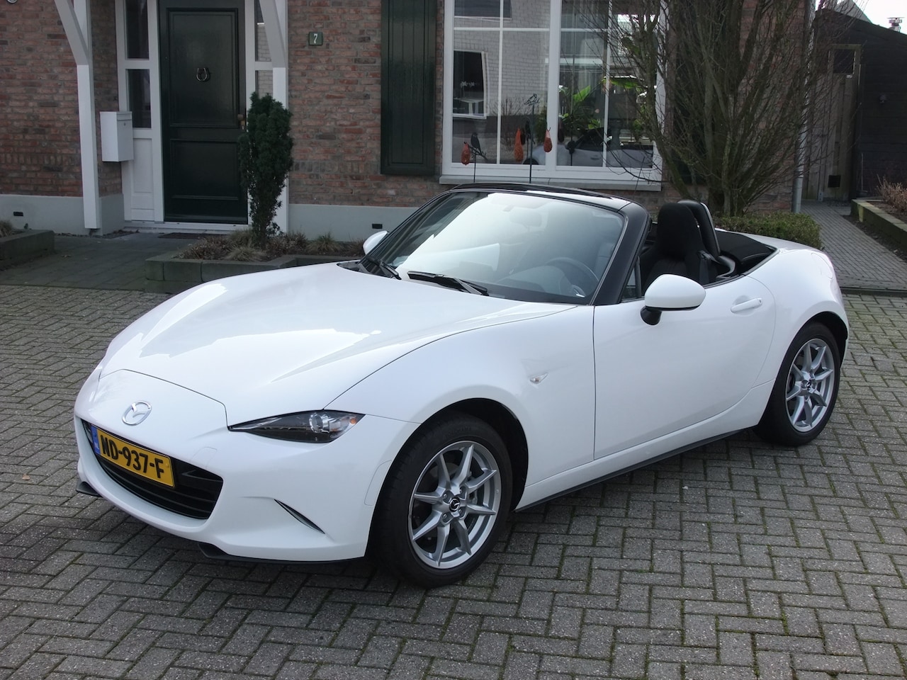 Mazda MX-5 - 1.5 SkyActiv-G 131 TS 1.5 SkyActiv-G 131 TS , Blue-tooth , Cruise control , 1e Eigenaar enz. - AutoWereld.nl